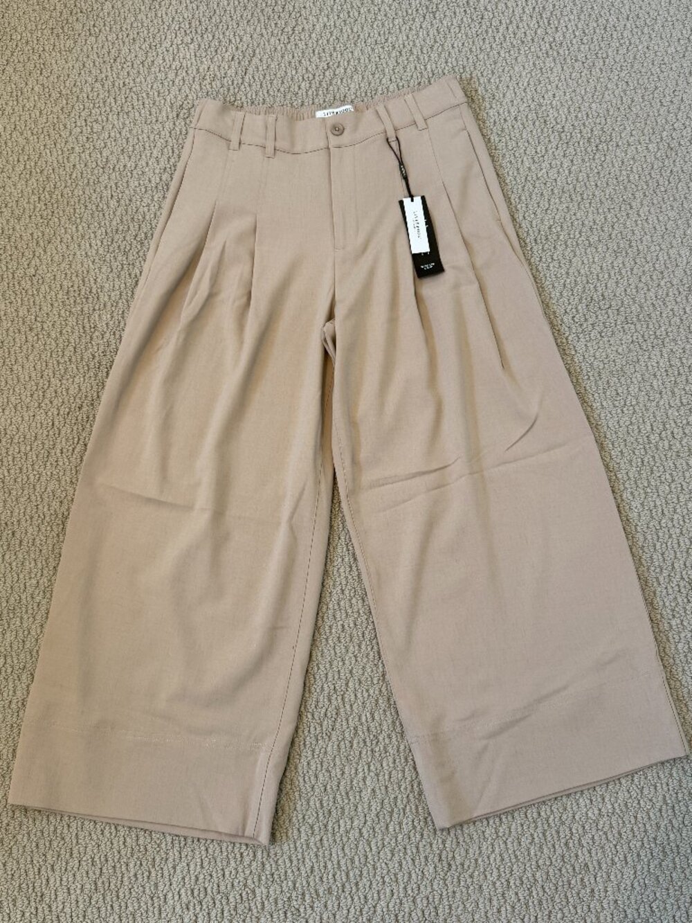 NWT Liverpool High Rise Pleated Wide Leg Crop Trouser - cappuccino